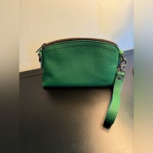 NWOT!! Leather Cosmetic Bag in Gorgeous Pebbled GREEN From Love41!